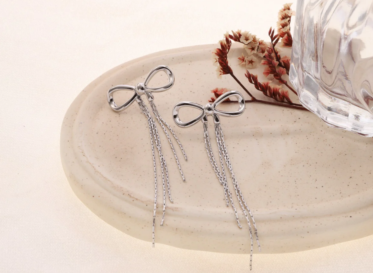 Boucles d’Oreilles Nœud & Franges - Argentée