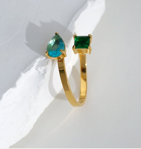 Bague Dorée Spirale Avec Strass Vert Et Turquoise