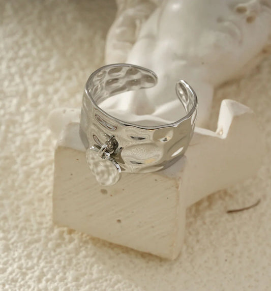 Bague ArgentĂ©e MartelĂ©e Avec Pendentif CĆur đ©”