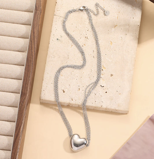 Collier Multiples Chaînes Fines Argentées Avec Pendentif En Forme De Cœur