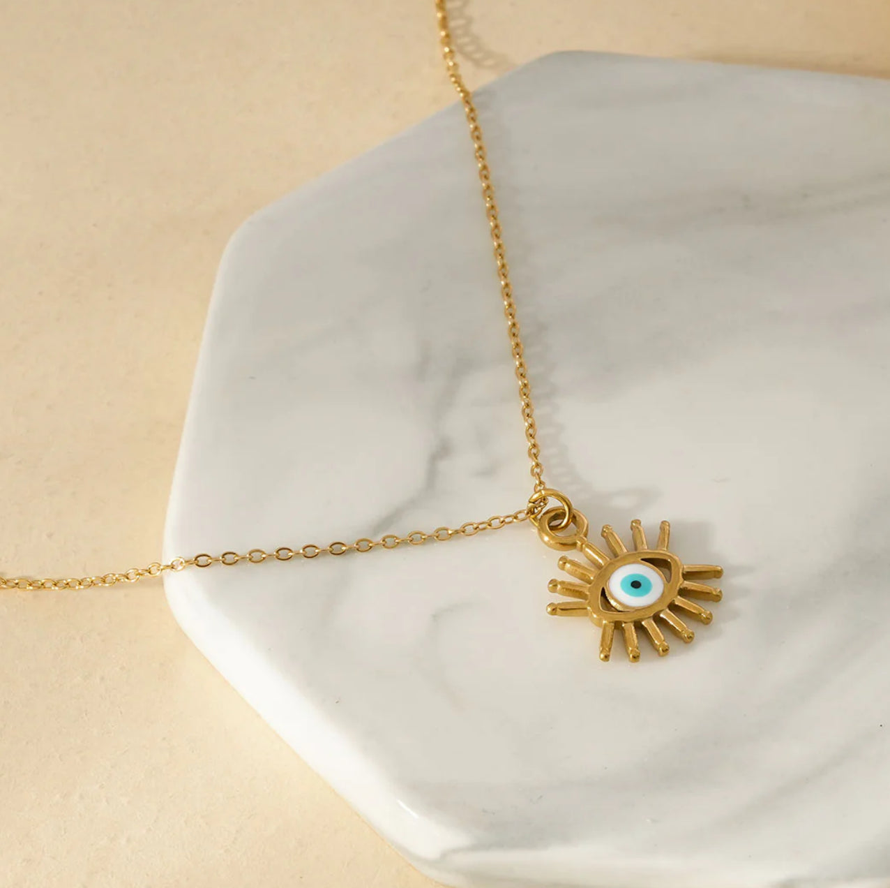 Collier Chaîne Fine Dorée Avec Pendentif Œil Protecteur
